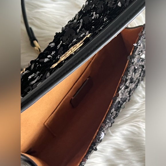 💰SOLD - CP188 - Coach Flap Clutch Crossbody - Picture 5 of 14